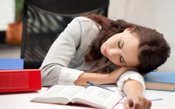 Ngủ sai tư thế, rước bệnh vào người
